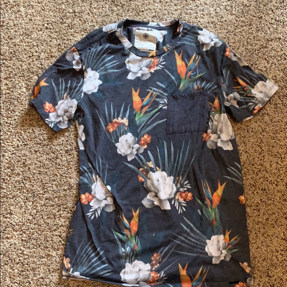 Men’s Floral T Shirt w/ Pocket